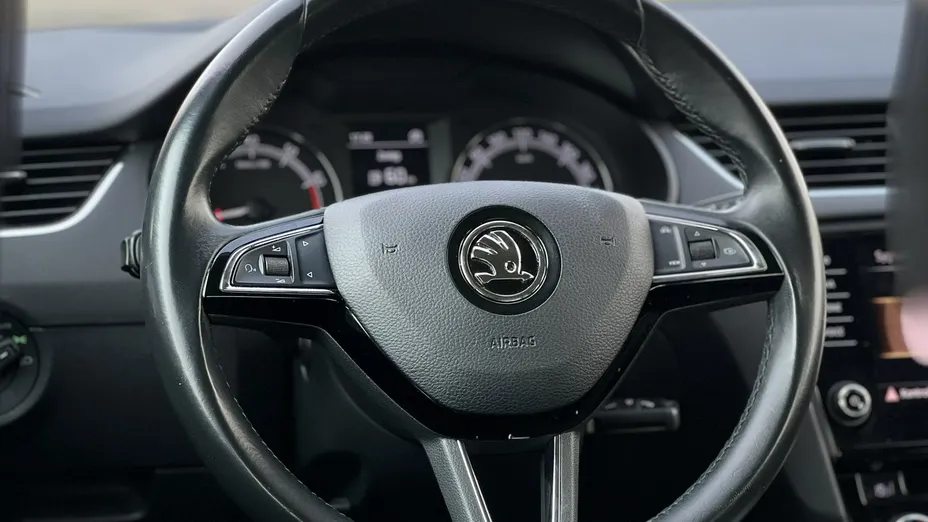 SKODA Octavia -