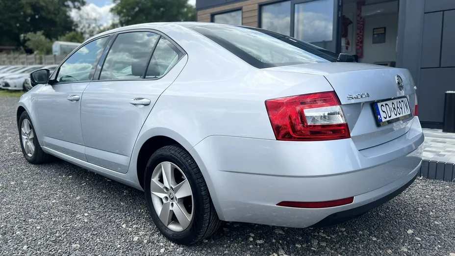 SKODA Octavia -