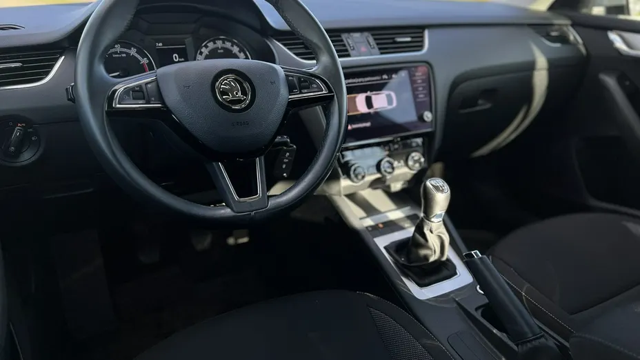 SKODA Octavia -