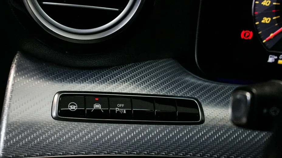 MERCEDES-BENZ E Klasa -