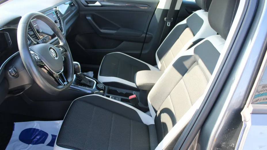 VOLKSWAGEN T-ROC -