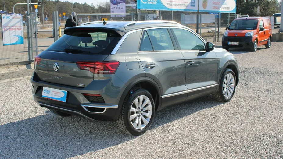VOLKSWAGEN T-ROC -