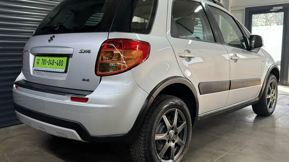 SUZUKI SX4 -