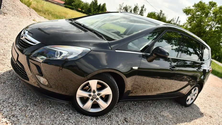 OPEL Zafira -
