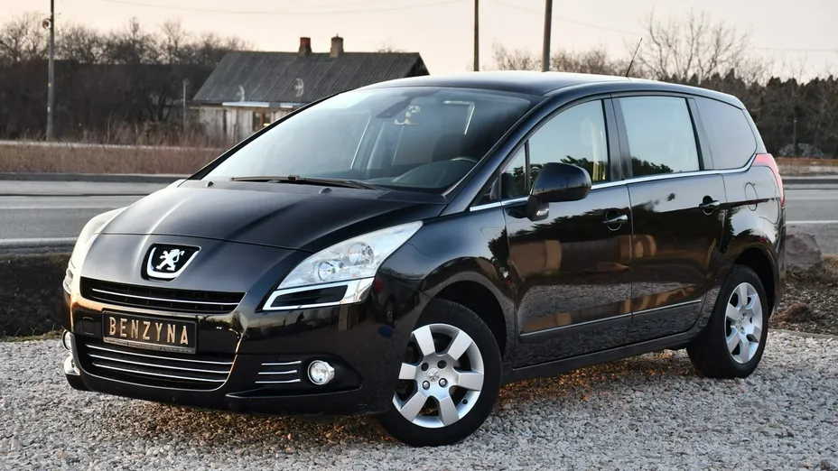 PEUGEOT 5008 -