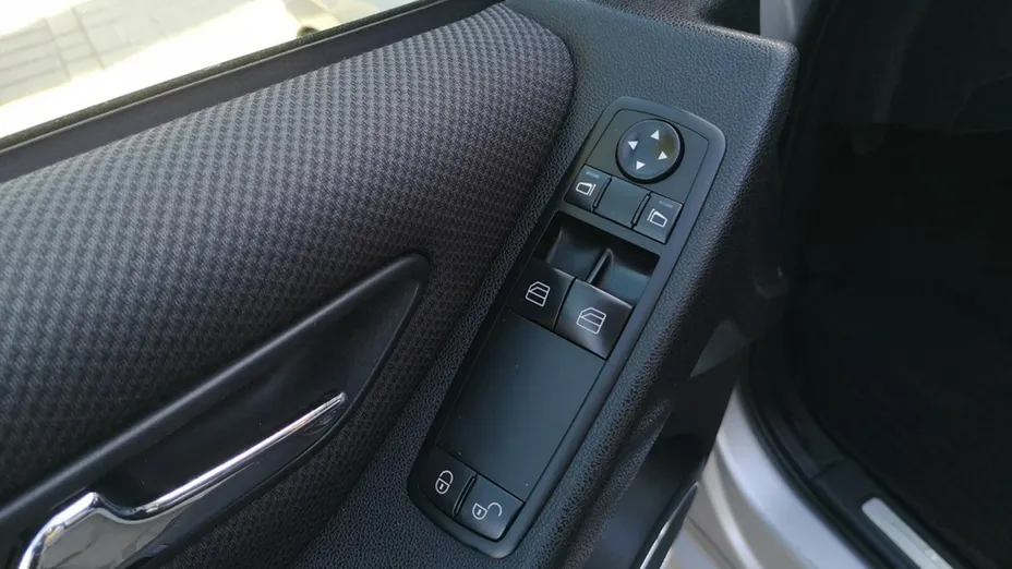 MERCEDES-BENZ B Klasa -