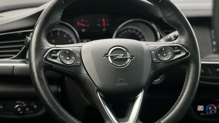 OPEL Insignia -