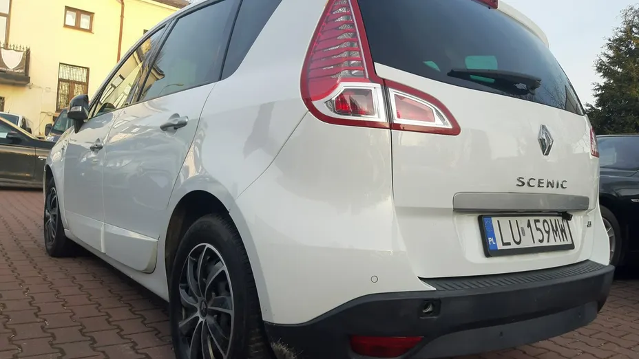 RENAULT Scenic -