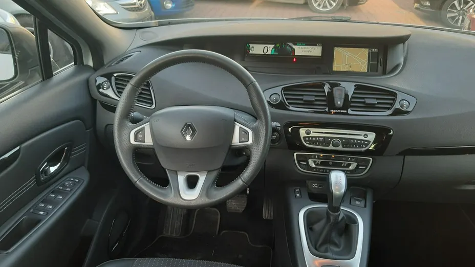 RENAULT Scenic -