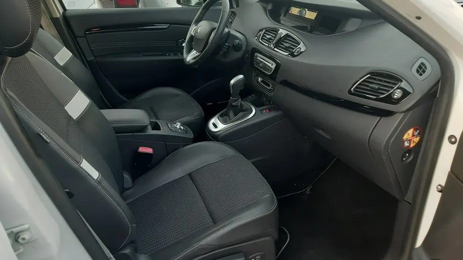 RENAULT Scenic -