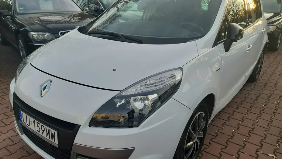 RENAULT Scenic -