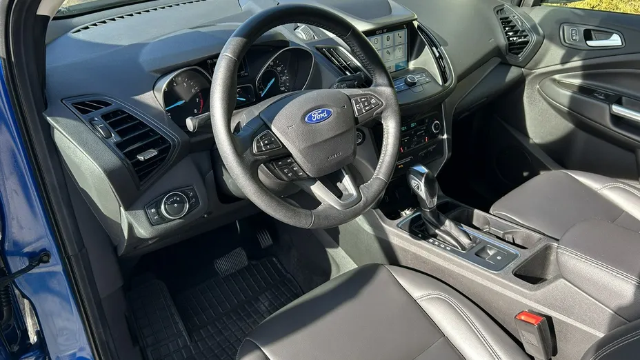 FORD Escape -