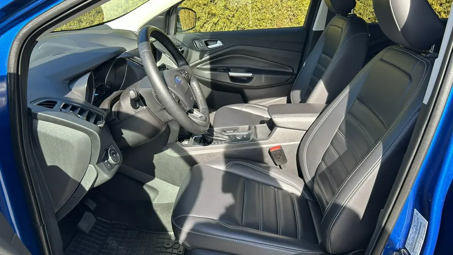 FORD Escape -