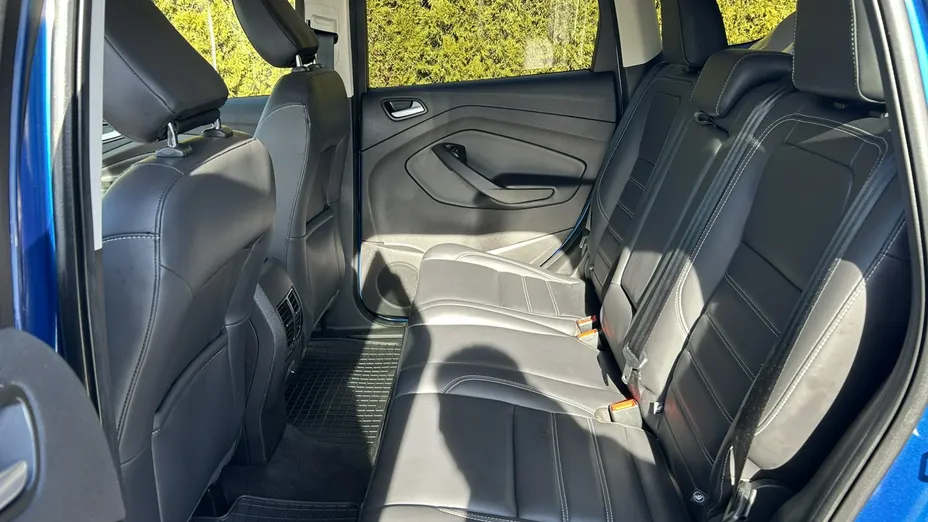 FORD Escape -