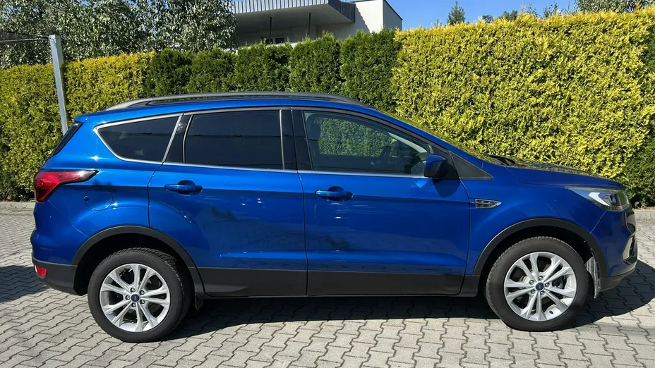 FORD Escape -