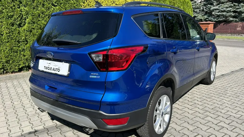 FORD Escape -