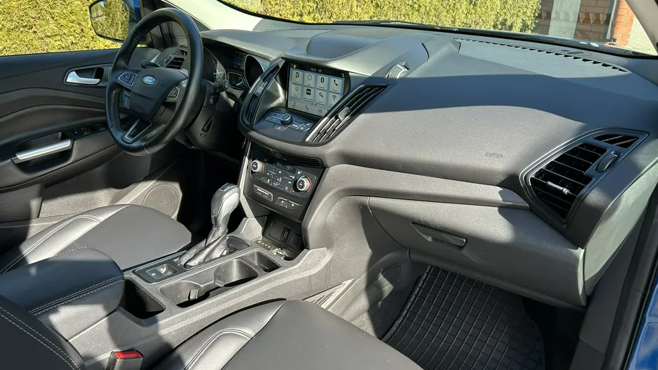 FORD Escape -