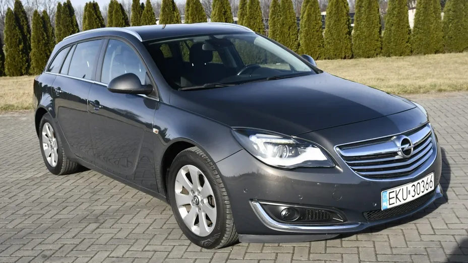 OPEL Insignia -