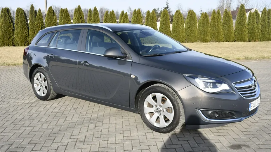 OPEL Insignia -