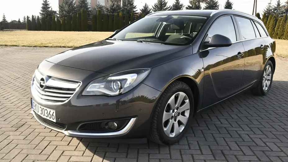 OPEL Insignia -