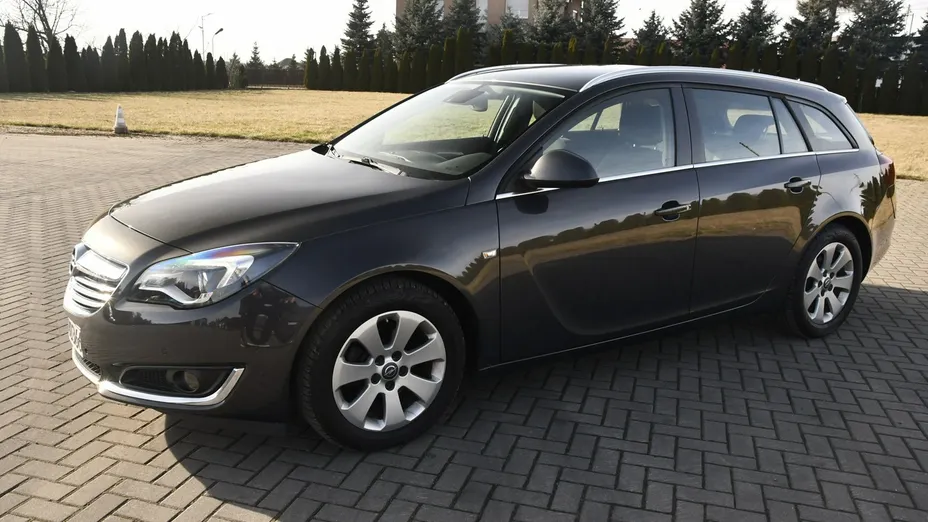 OPEL Insignia -