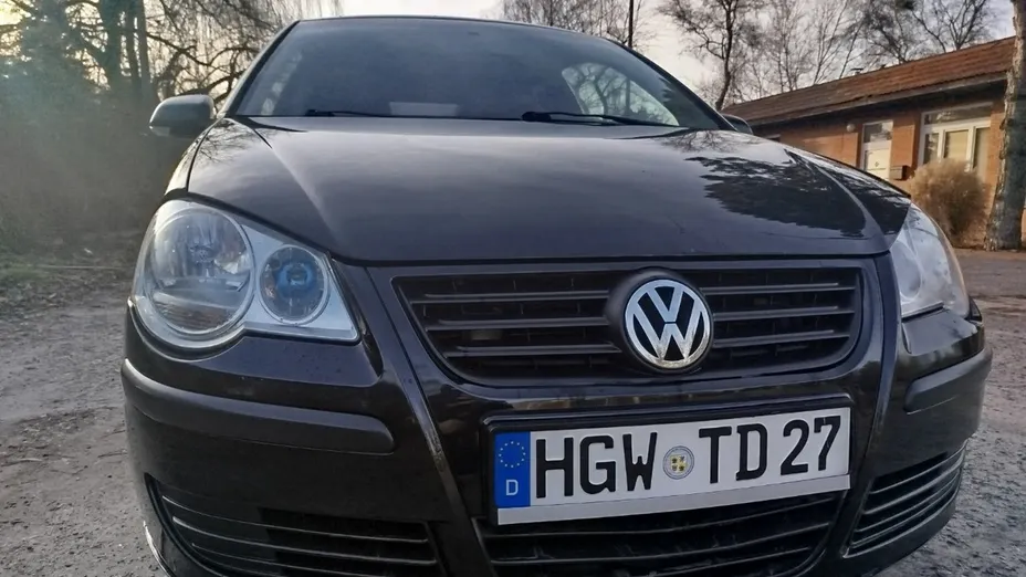VOLKSWAGEN Polo -