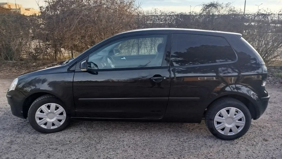 VOLKSWAGEN Polo -