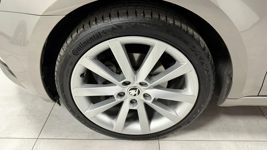 SKODA Octavia -