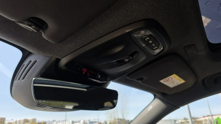 VOLVO XC40 -