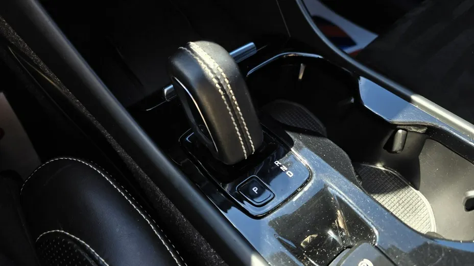 VOLVO XC40 -
