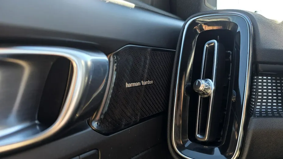 VOLVO XC40 -