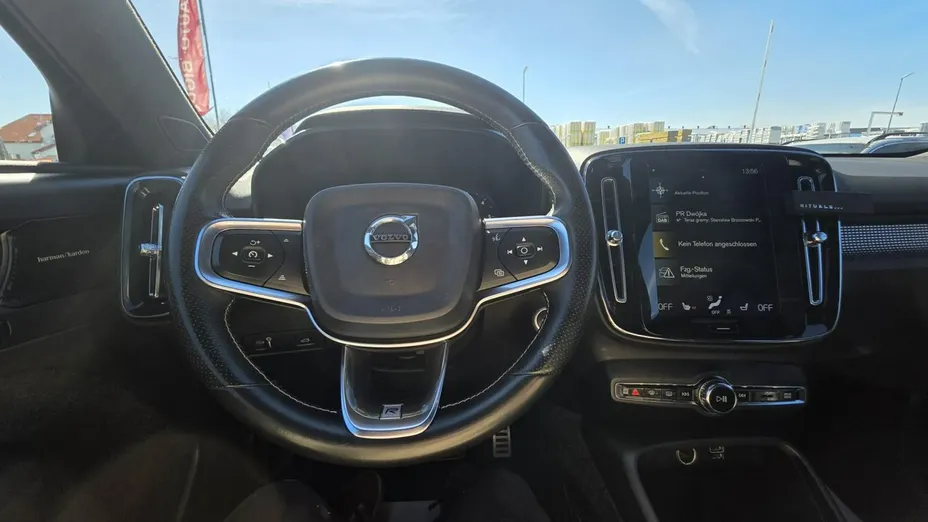 VOLVO XC40 -