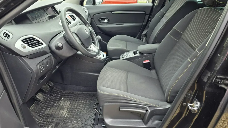 RENAULT Scenic -