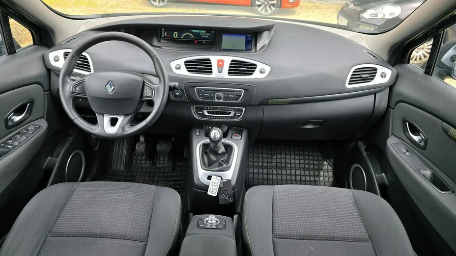 RENAULT Scenic -
