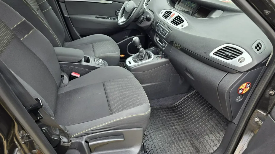 RENAULT Scenic -