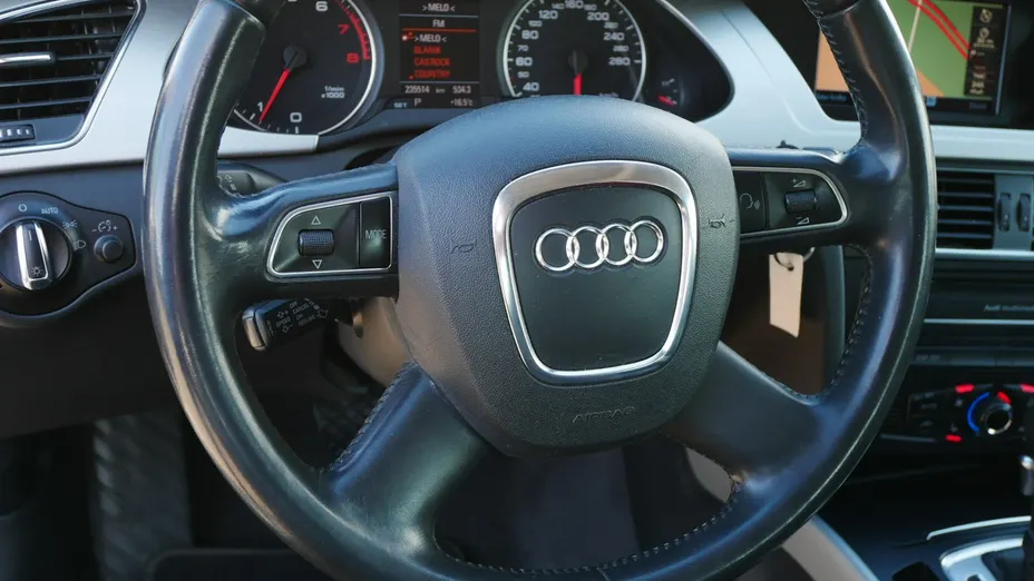 AUDI A4 -