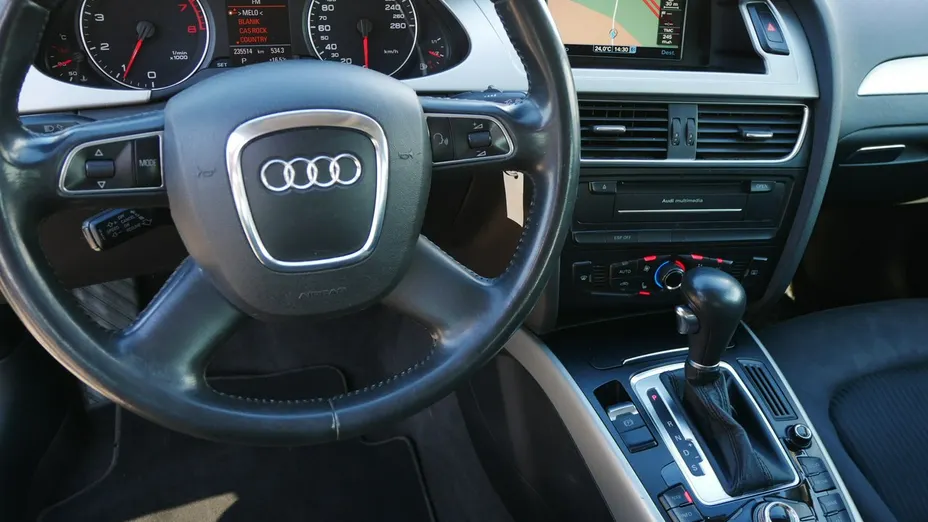 AUDI A4 -