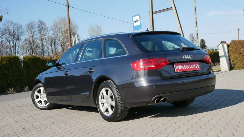 AUDI A4 -