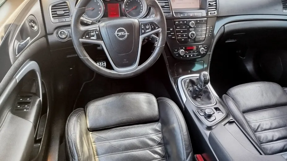 OPEL Insignia -