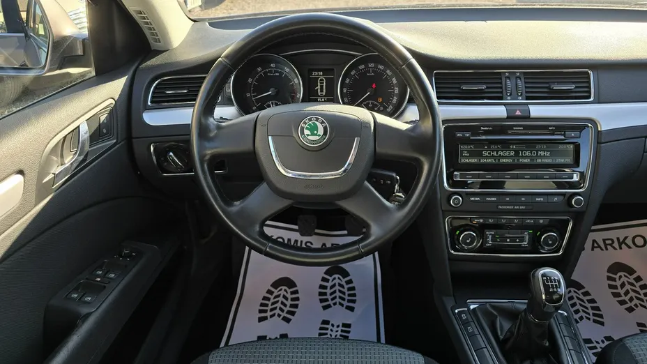 SKODA Superb -
