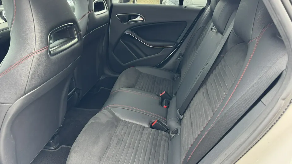 MERCEDES-BENZ CLA -
