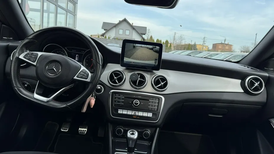 MERCEDES-BENZ CLA -