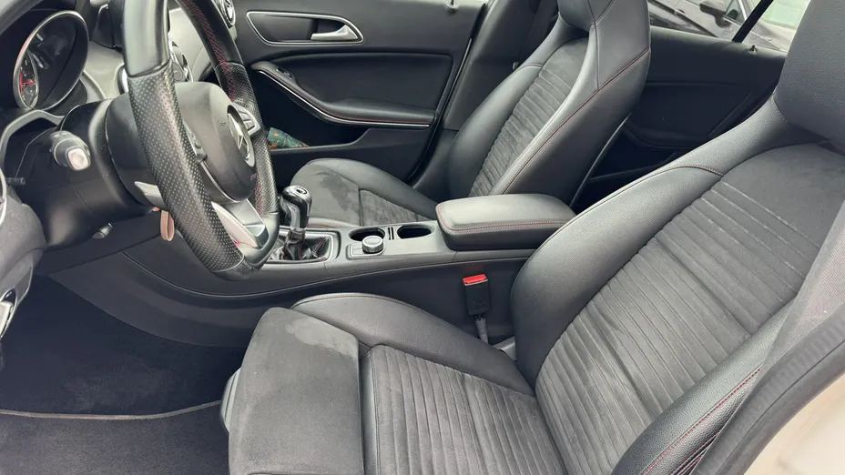 MERCEDES-BENZ CLA -