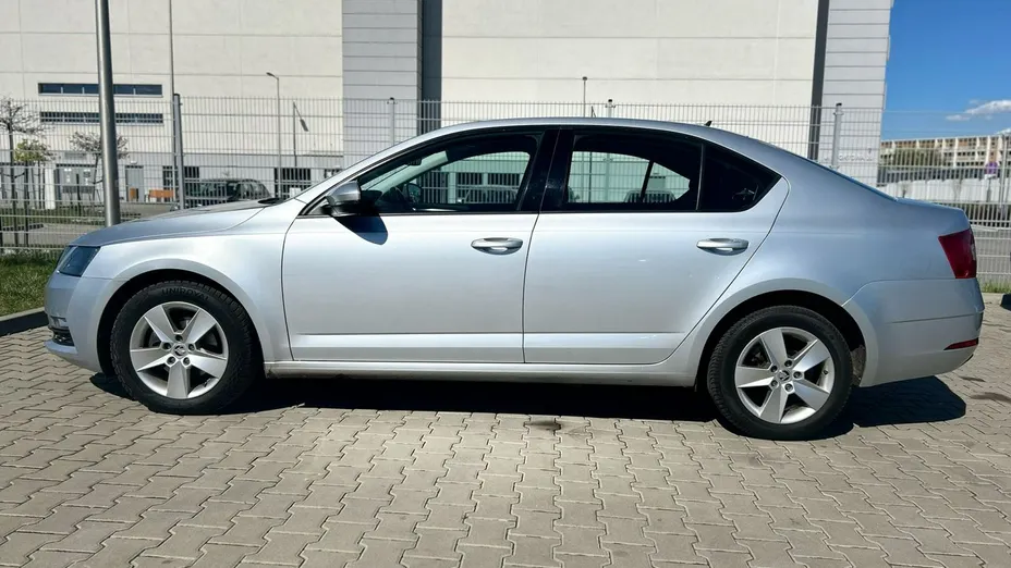 SKODA Octavia -