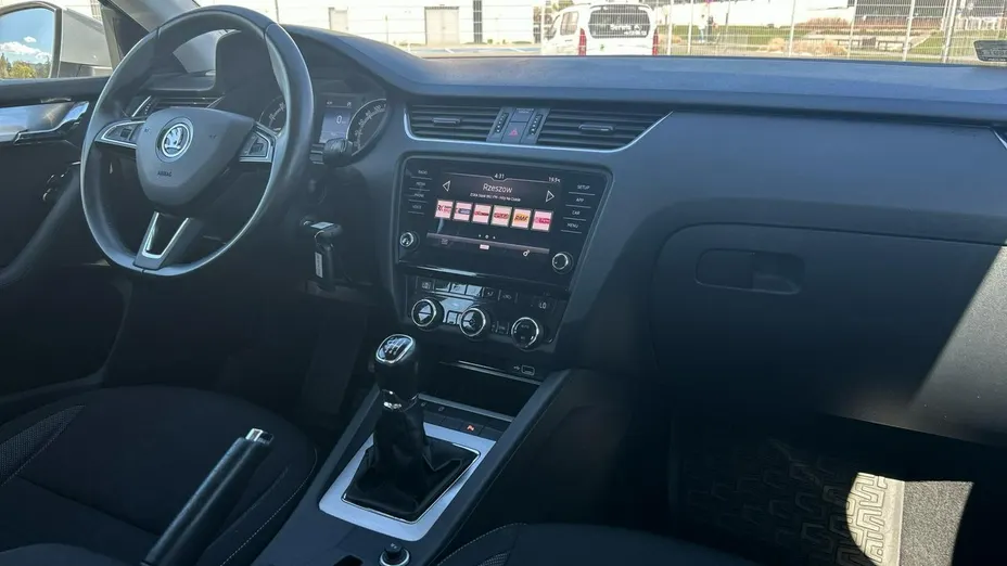 SKODA Octavia -