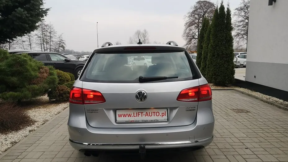 VOLKSWAGEN Passat -