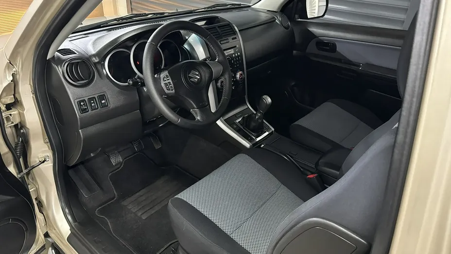 SUZUKI Grand Vitara -