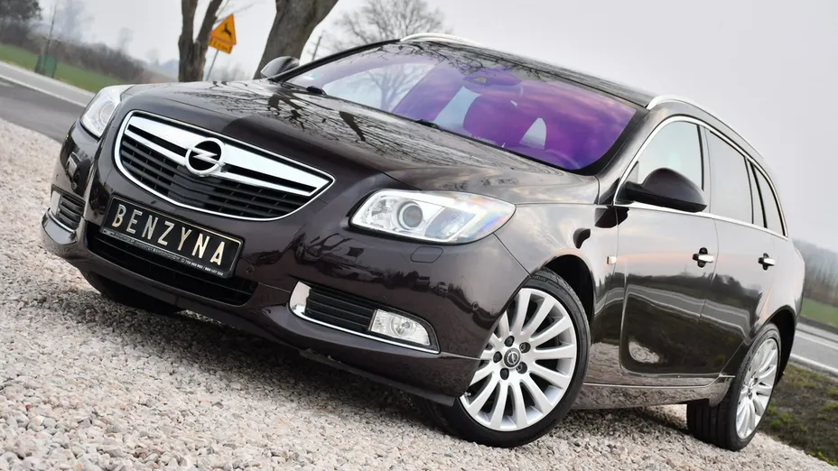 OPEL Insignia -