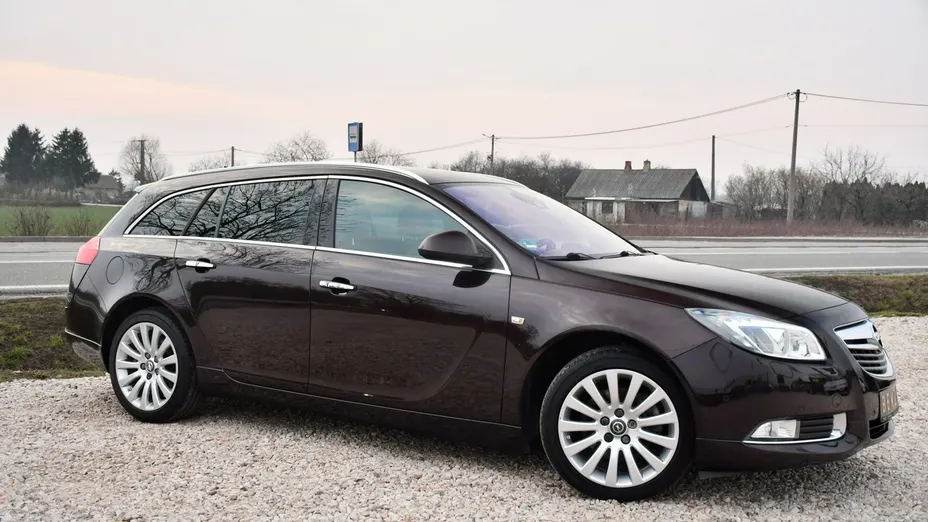 OPEL Insignia -