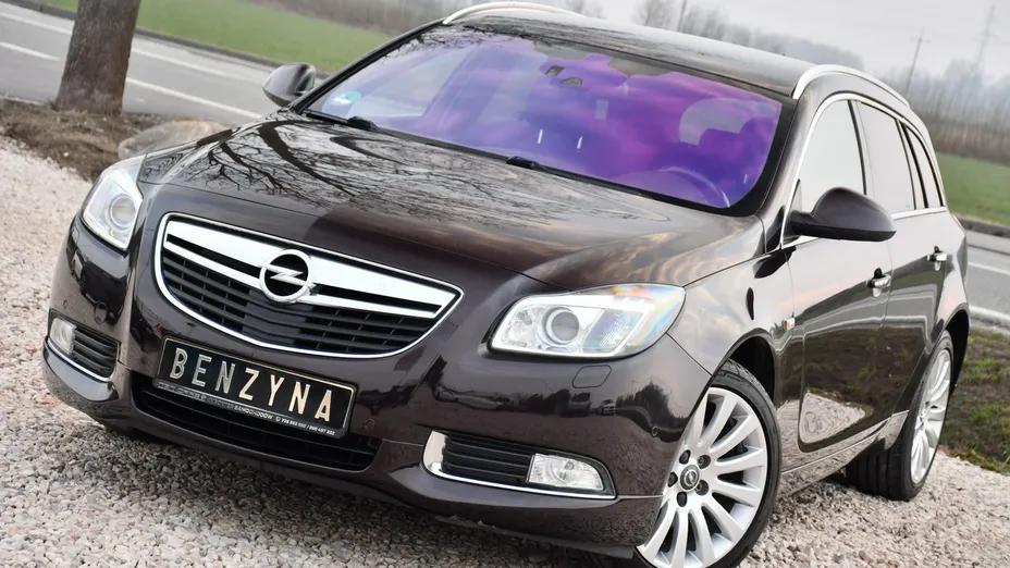 OPEL Insignia -